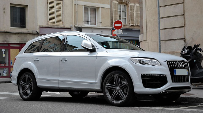 Audi Q7 V12