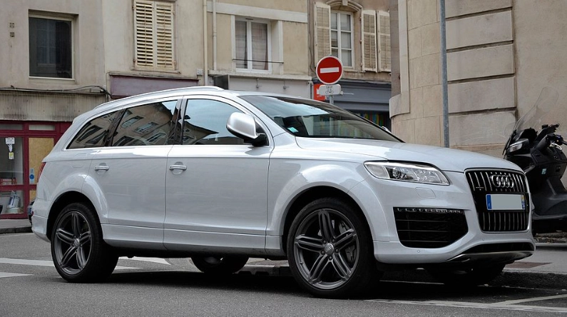 Audi Q7 V12