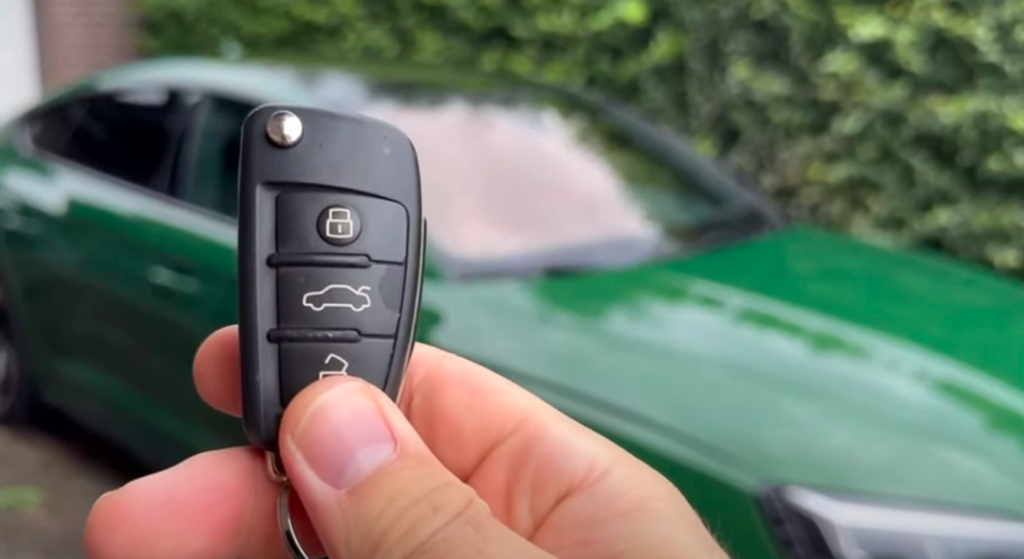 Bilnøgle car key