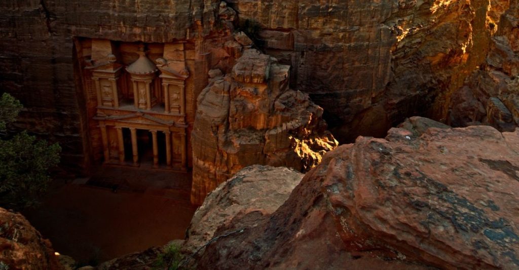 Shocking Find Under One of the Seven Wonders: Skeletons Hidden for 2,000 Years