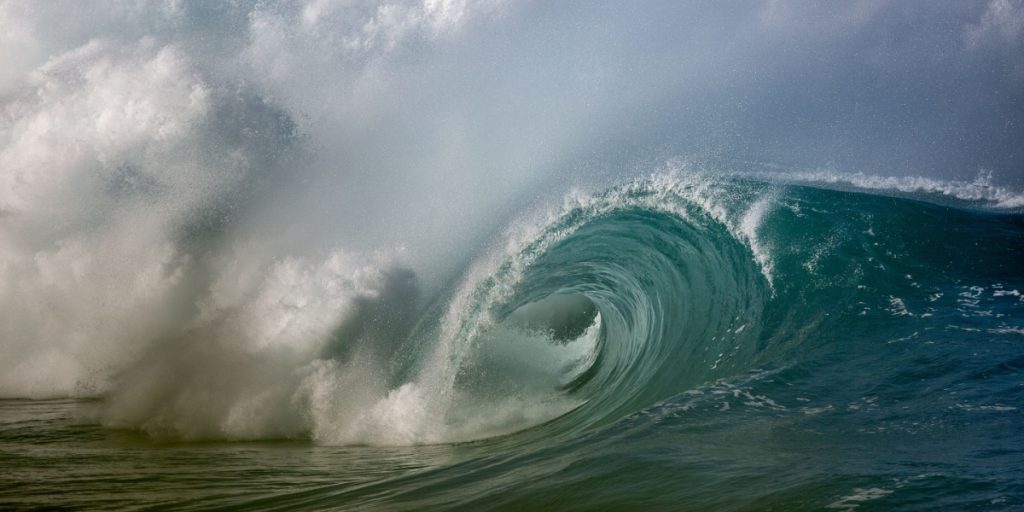 Tsunami wave
