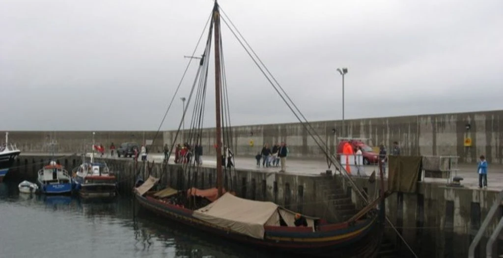 ship_in_Port_Oriel, harbor fishing viking