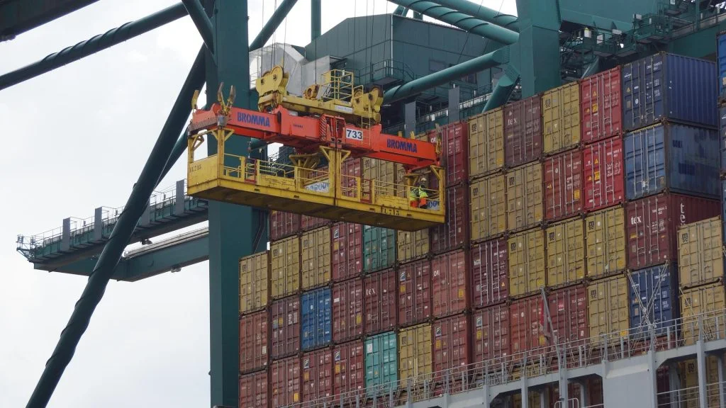 containers shipping