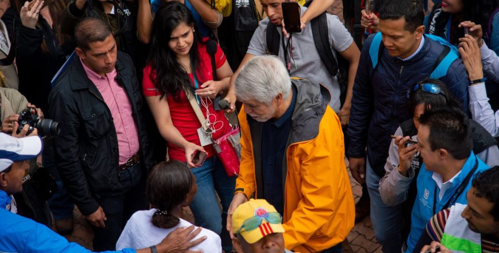 City mayor, Enrique Peñalosa salutes Ruth Chepngetich