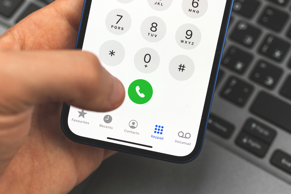 Det kræver kun telefonnummeret: Sådan kan du spore en andens lokation med et snuptag