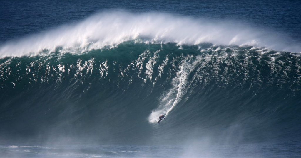 Waves and Surfing at Praia do Norte - Nazaré Portugal