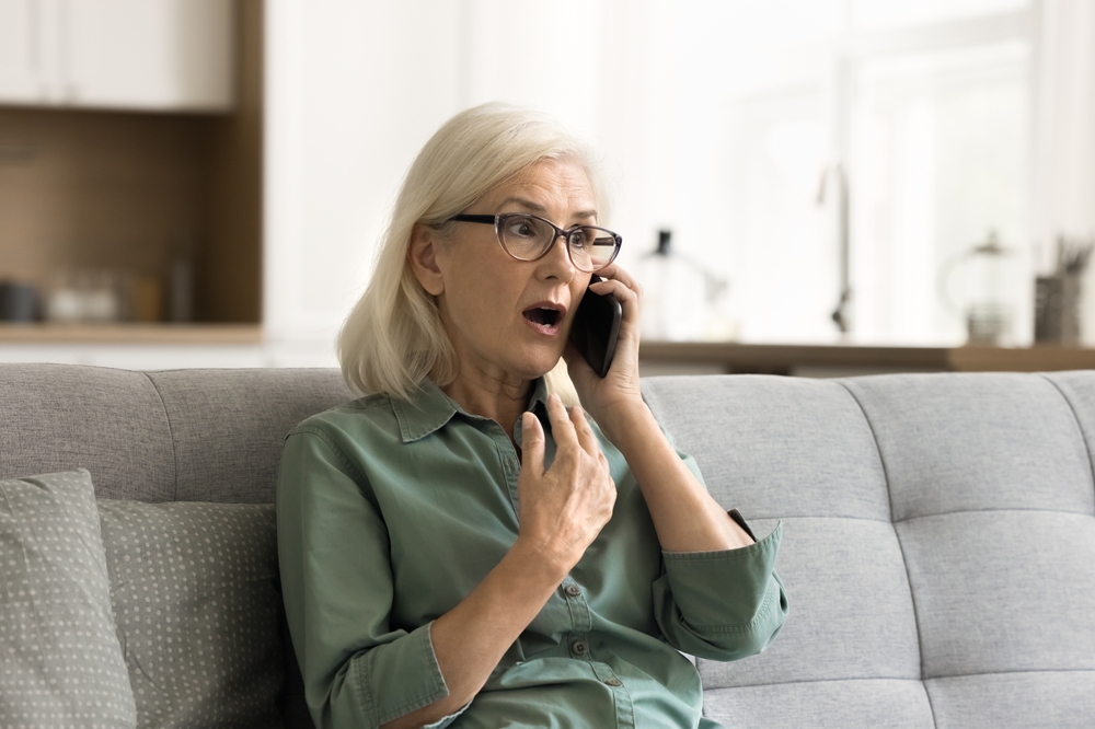 Surprised,Woman,Telephone,overrasket,kvinde,telefon