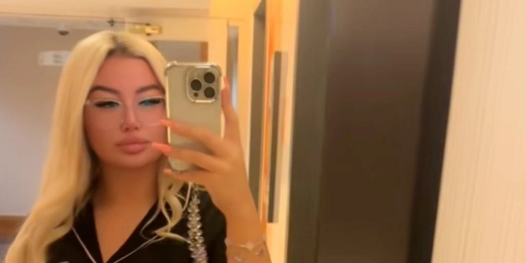 26-årig kvinde blev smidt ud af hotellets morgenmadsområde: Hendes outfit blev kaldt ‘for upassende’
