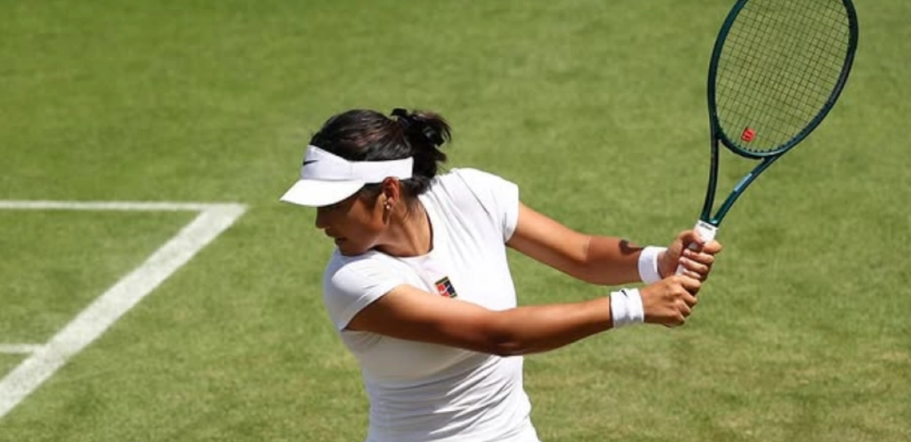 Tennisstjernen Emma Raducanu laver gennembrud i USA: Tæt på britisk no. 1