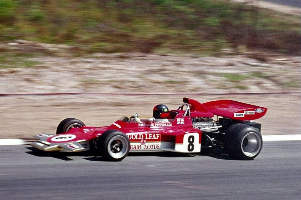 1082px-1971_Emerson_Fittipaldi_Lotus_72_kl-1024x681