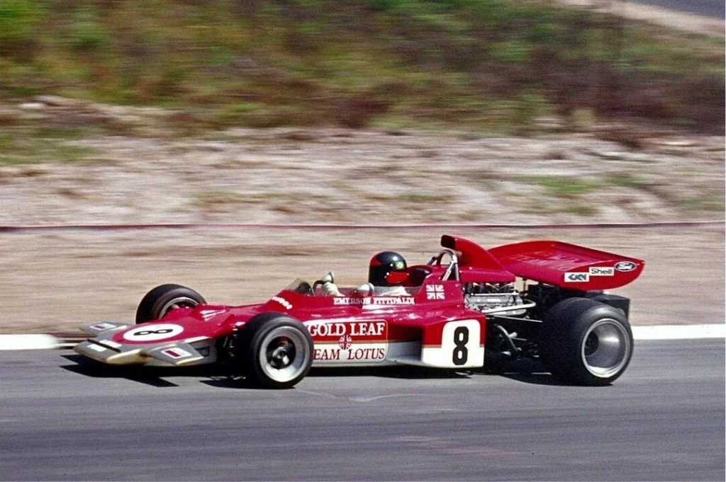 1082px-1971_Emerson_Fittipaldi_Lotus_72_kl-1024x681