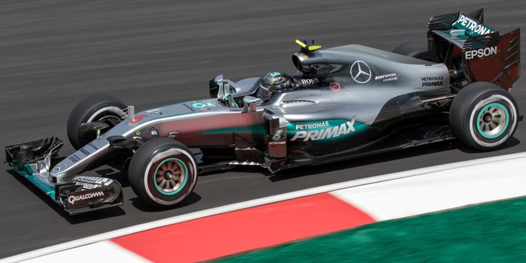 1920px-Nico_Rosberg_2016_Malaysia_FP2-1024x512
