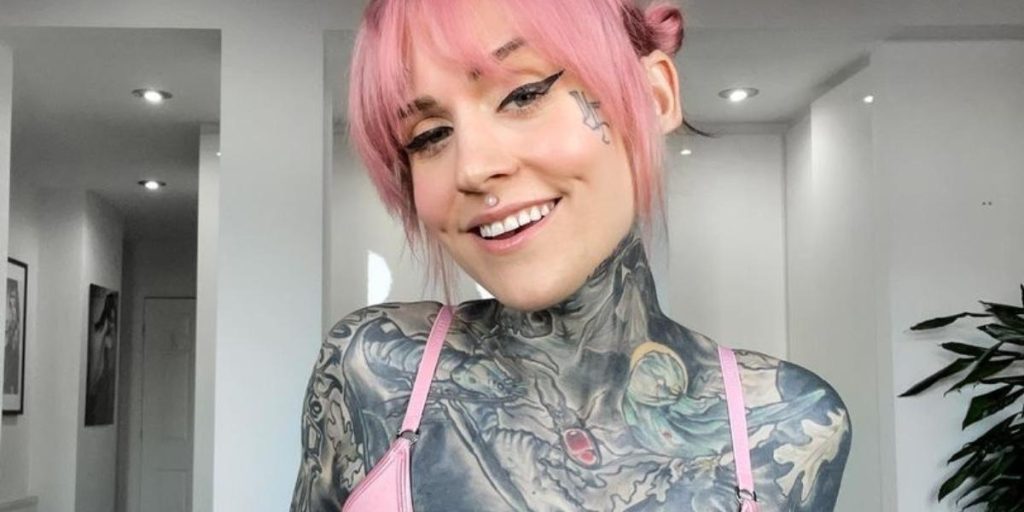 Model deler billede fra for 10 år siden: Så meget har tatoveringerne forandret hende