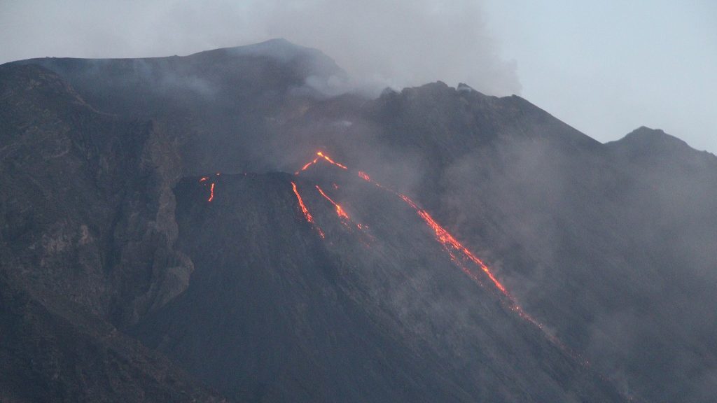 Stromboli effusiv