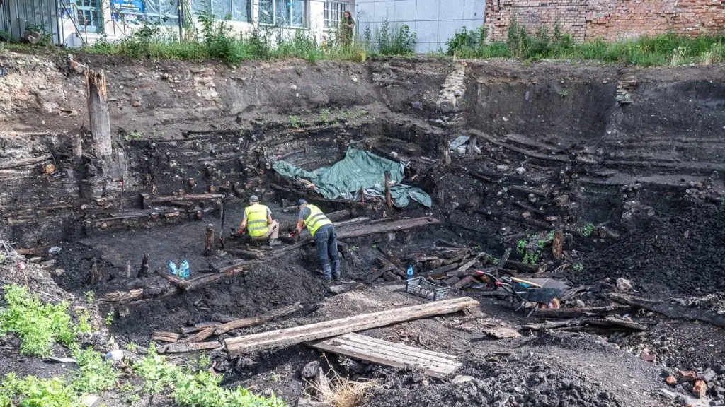 Medieval knight’s complete skeleton discovered