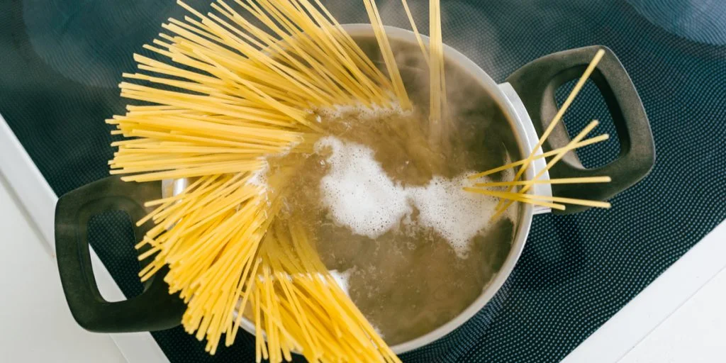 Professor slår fast: Derfor er det en dårlig idé at varme gårsdagens pasta op