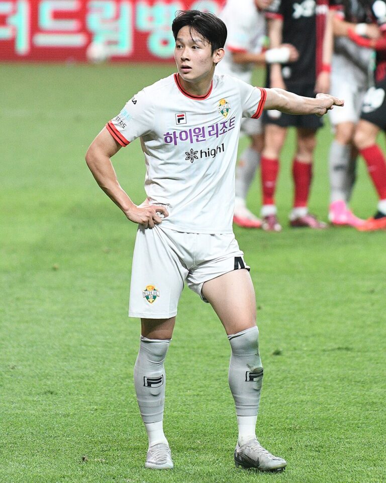 960px-240626_FC_서울_vs_강원_양민혁-768x960