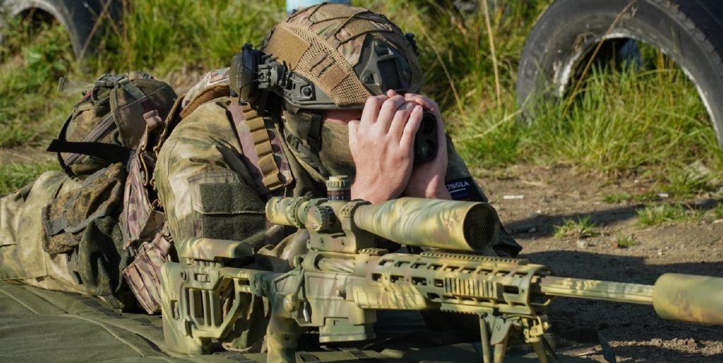 A_T-5000_sniper_rifle_used_by_Russian_soldier