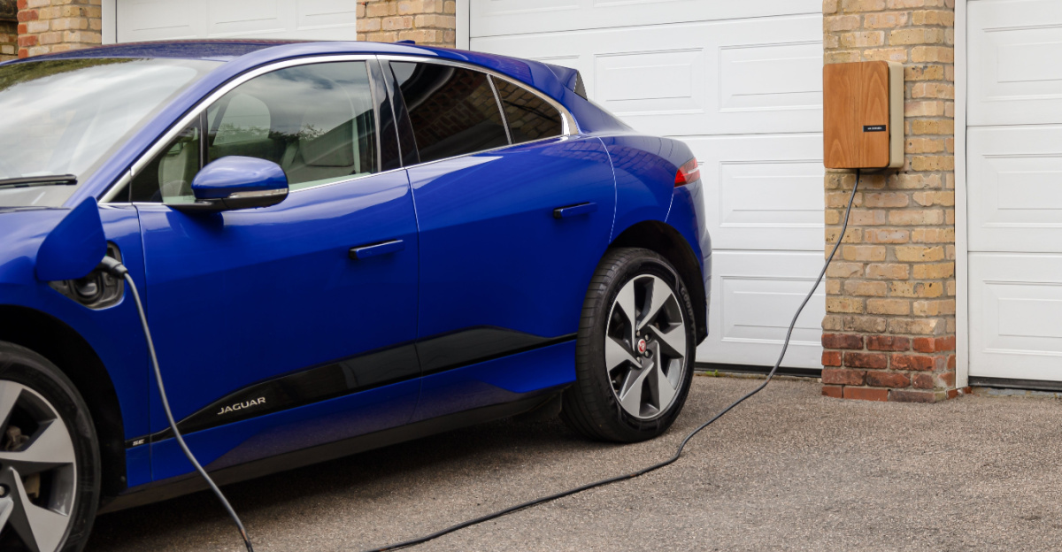 New UK Driveway Rule Makes EV Charging Easier | Dagens.com