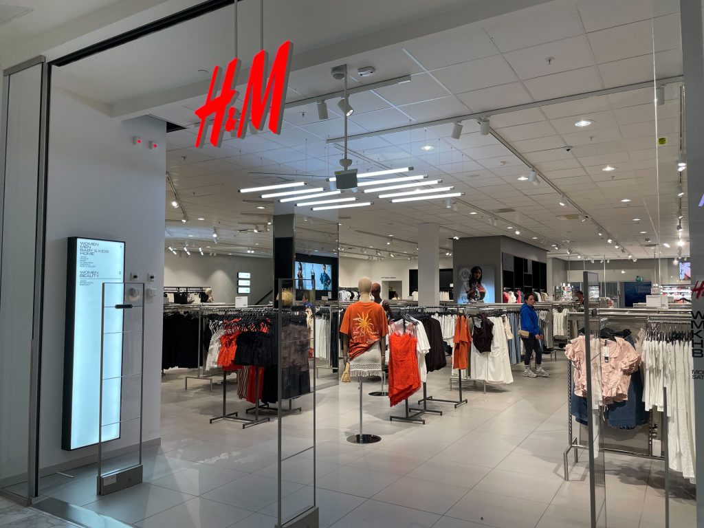 H&M kutter brutalt: 200 butikker forsvinner