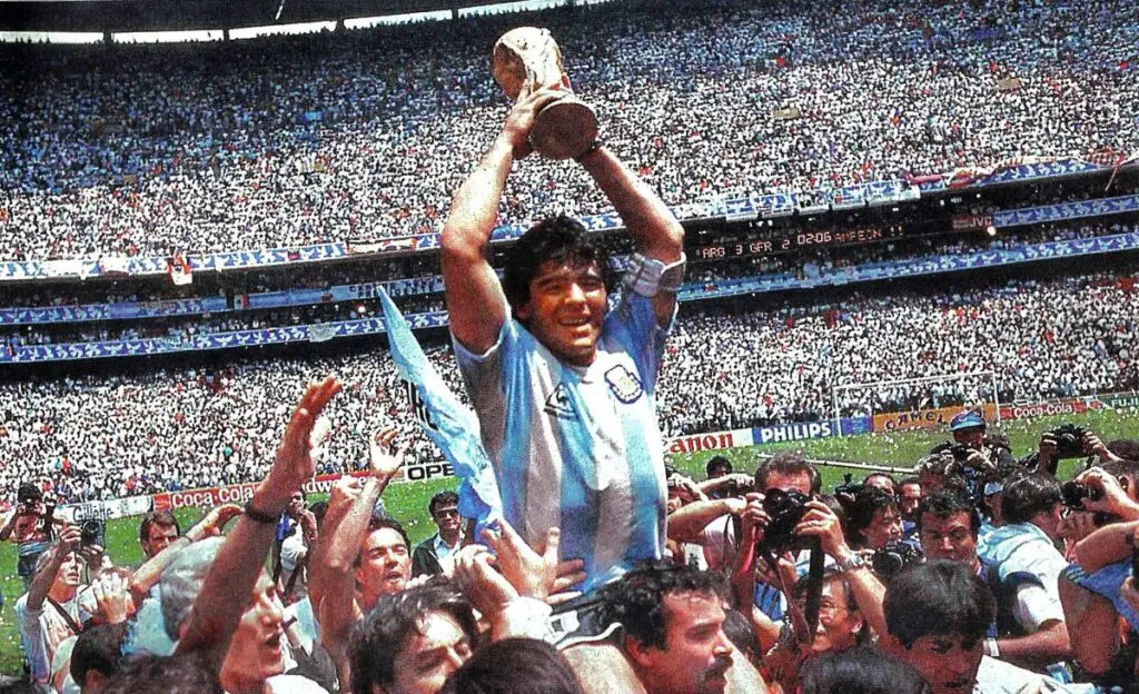 Maradona_cup_azteca-1024x624