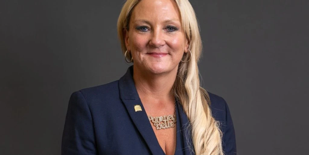 Official_portrait_of_Amanda_Martin_MP
