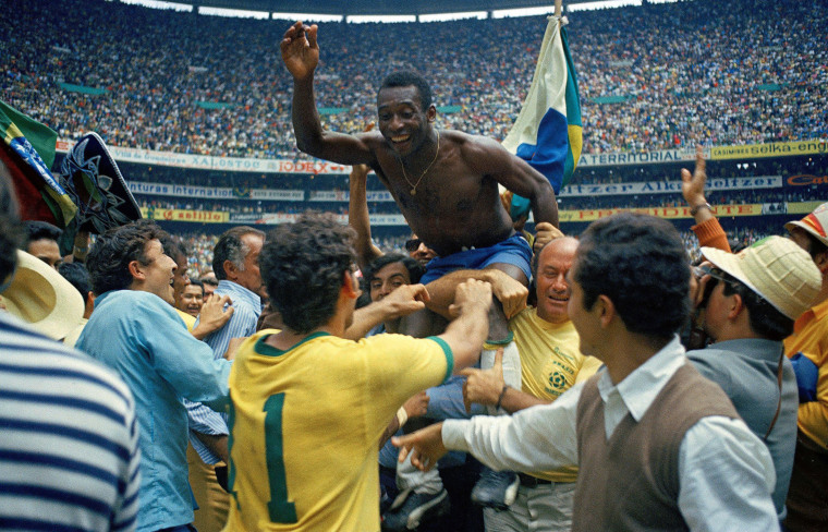 Pele_celebrating_1970