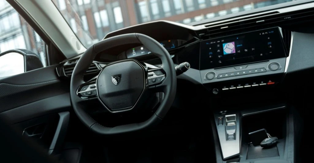 Peugeot 308 interior, steering wheel, interiør af bil, rat