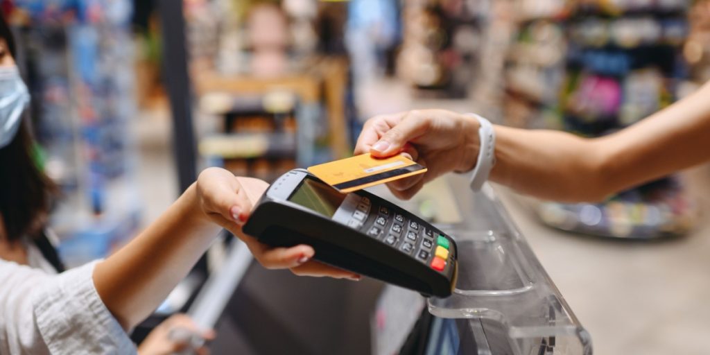 Dankort, credit card, payment, betaling, kassen, supermarked, penge