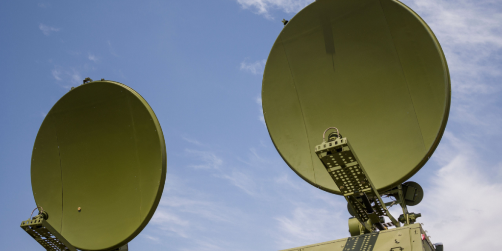 Satellite dishes, electronic warfare, jamming, gps, military, army