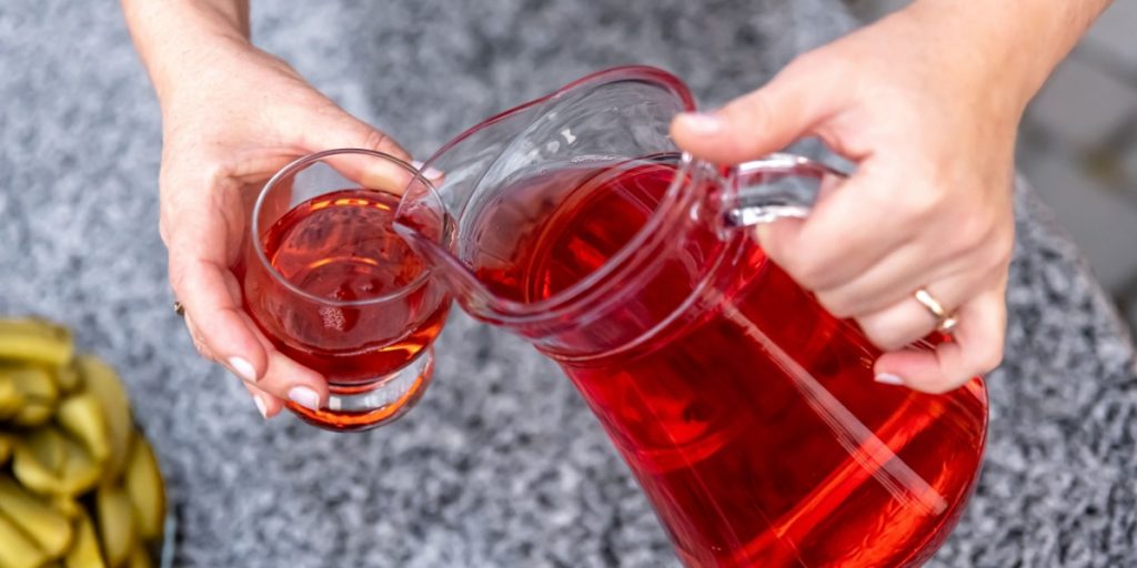 Denne juice kan sænke dit blodtryk: Så simpel er den at lave og du har alle ingredienser i køkkenet