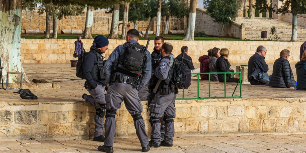 Armed Israeli security forces ggathering by the dome of the rock, Jerusalem, Israel