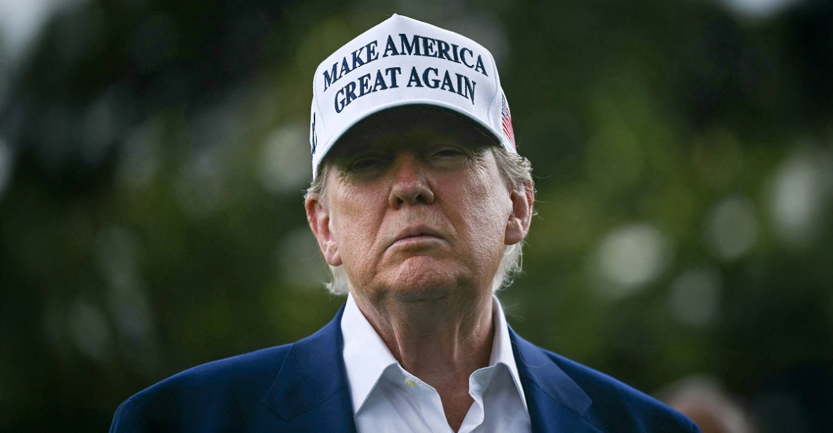 Donald Trump vit MAGA cap