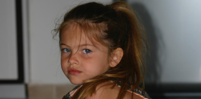 Som 6-årig fik hun titlen som ‘verdens smukkeste pige’: Sådan ser hun ud 18 år senere