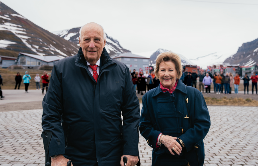 Dronning Sonja og Kong Harald, Norwegian king and Queen, Royal Family, Kongefamilien, kongeparet, Svalbard 2025