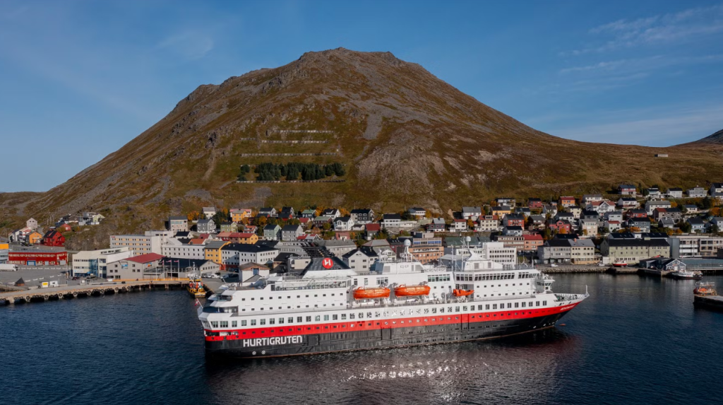 Hurtigruten Honningsvåg Norge, Cruice, ferry, Norway