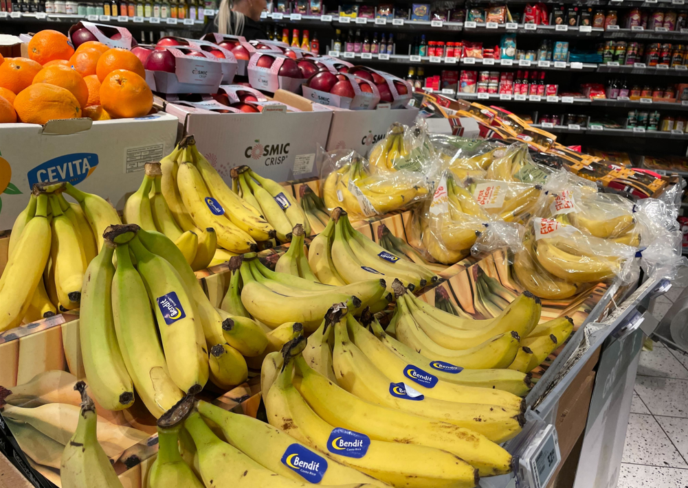 Bananer, bananas, groceries, dagligvarebutik
