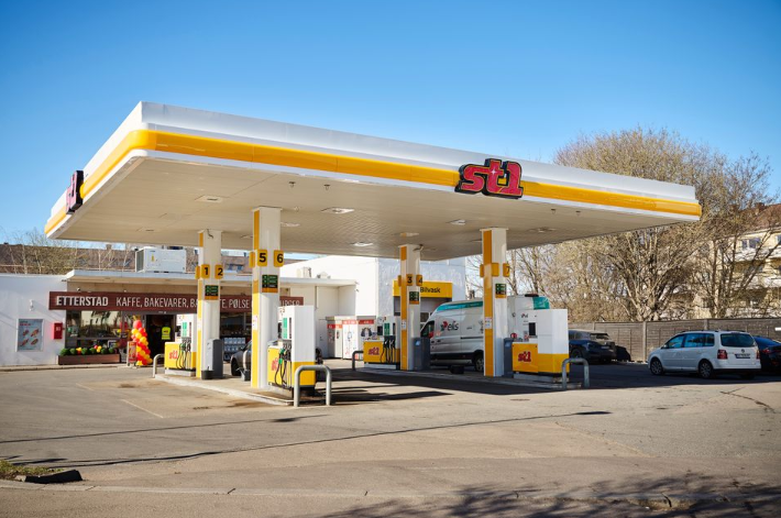 Shell are rebranding all their petrol stations to St1, Shell-brandet forsvinner og bensinstasjonene heter nå St1