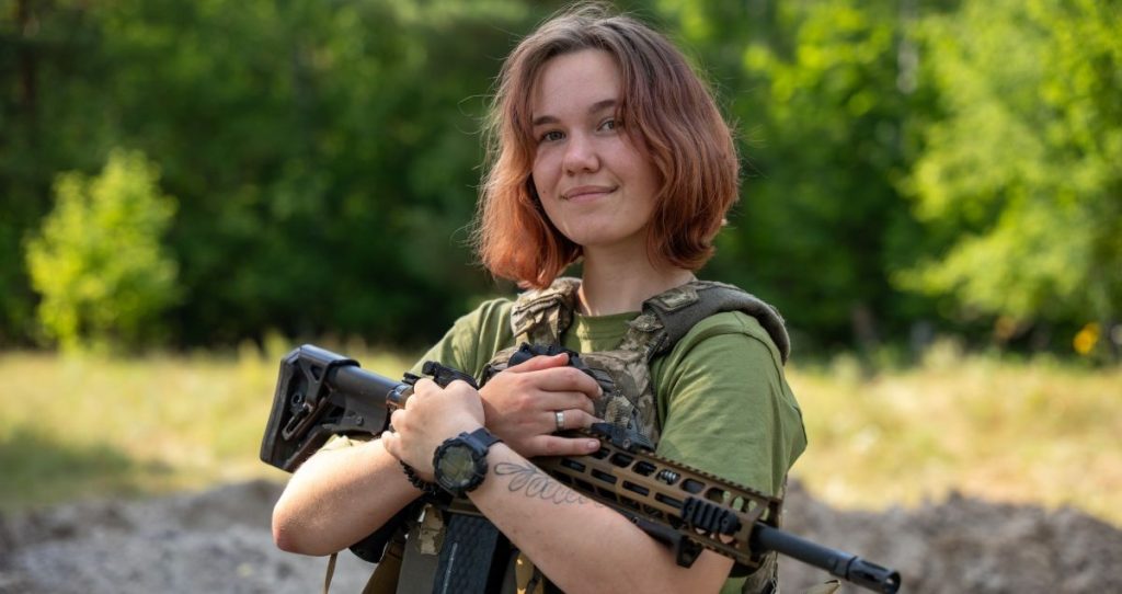 Ukrainian_woman_soldier
