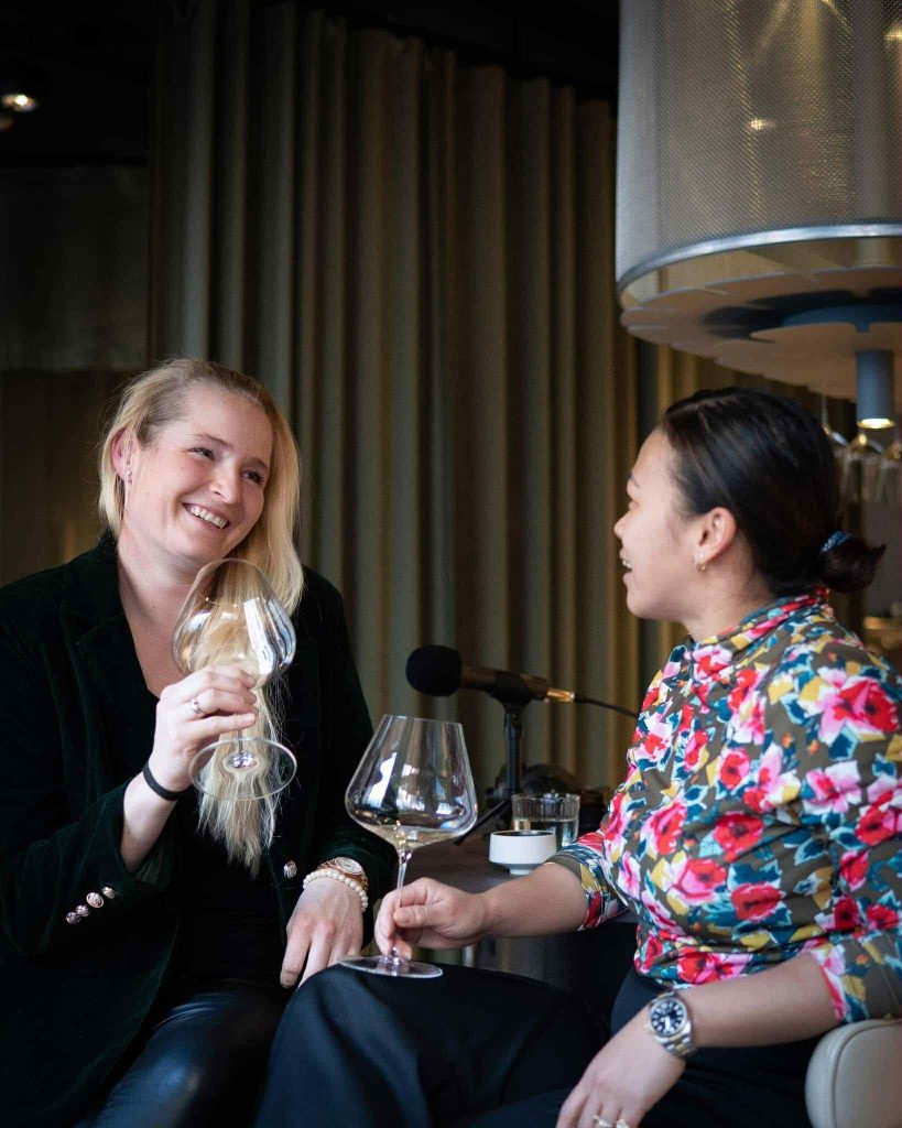 Kvinder skal løfte hinanden