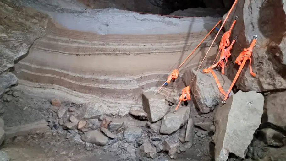 Grotte, fund, Arne Qvamgrotta ved Stetind
