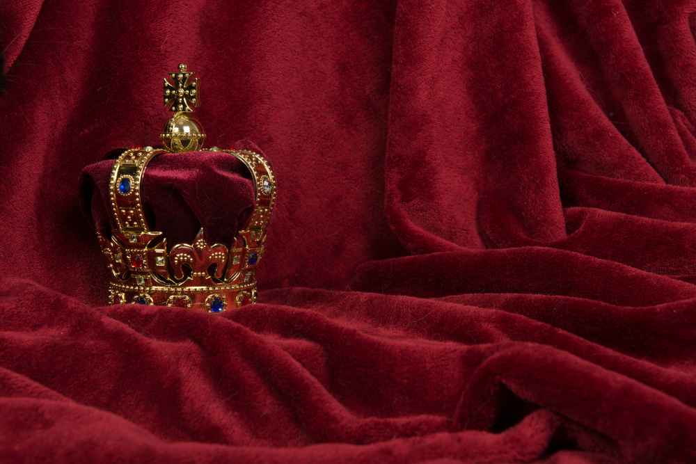 Royal Golden Crown, Kongelig, krone