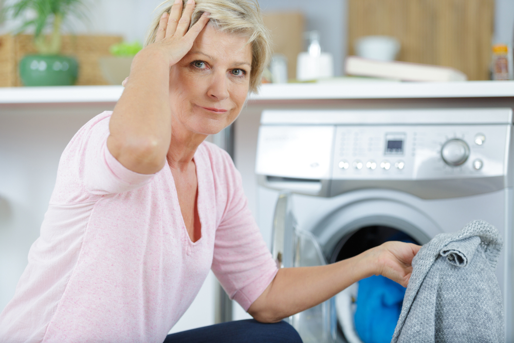 Forgetful Woman,Washing Machine, Vaskemaskine, klesvask