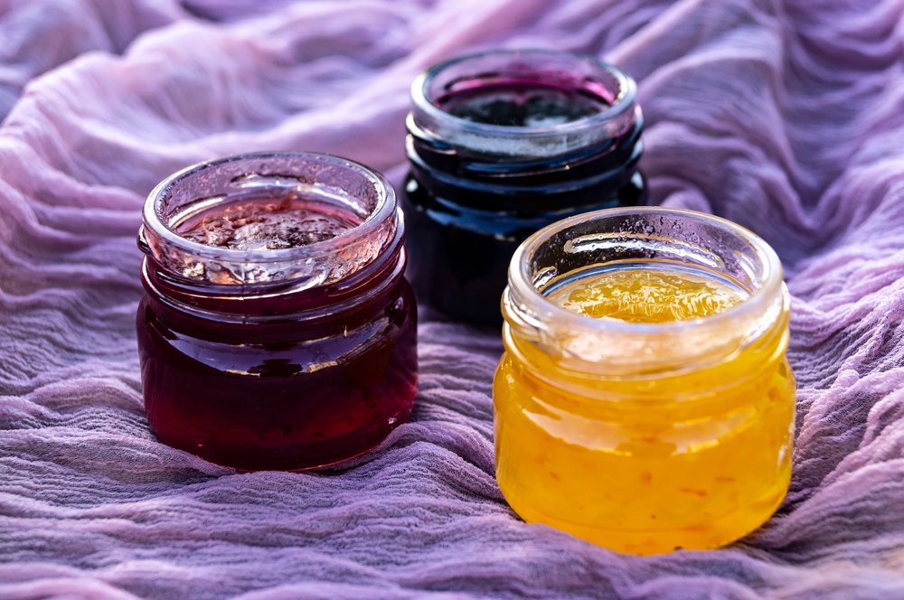Jars of jam, syltetøyglass, marmeladeglas