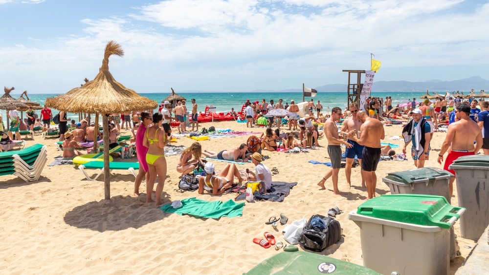 beach strand tourist