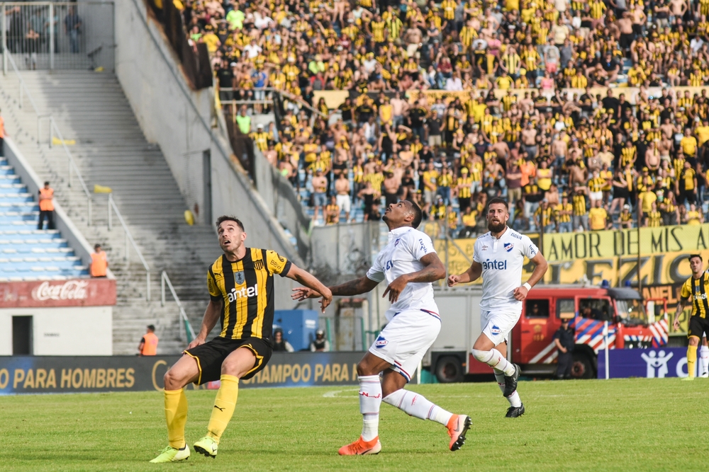 Montevideo,,Uruguay,-,November,17,,2019:,Clasico,Club,Nacional,De