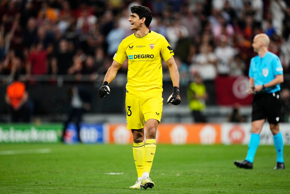 Yassine,Bono,Goalkeeper,Of,Sevilla,And,Morocco,Celebrates,Victory,During