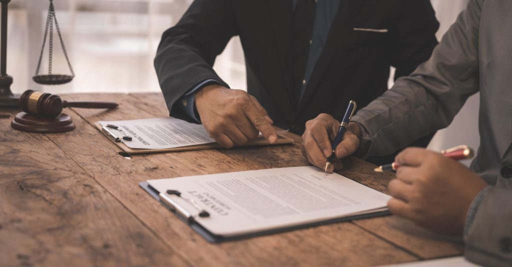 contract sign