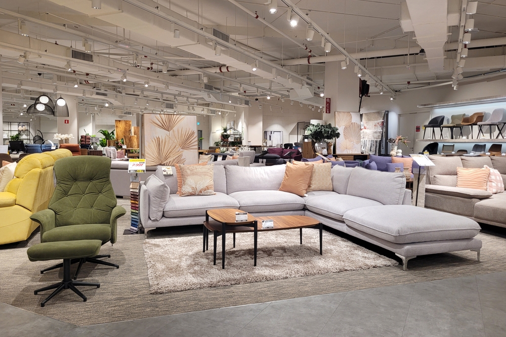Furniture,Department,Harvey Norman store in Penang, a multinational retailer known for furniture, bedding, and consumer electrical products, møbelbutik, møbler, sofa