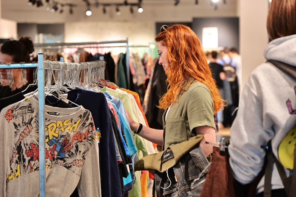 second hand, brukt, bruktbutikk, klær, clothes, shop butikk